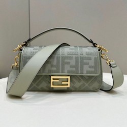 Replica Borsa Fendi Media Baguette Jacquard FF in tessuto 8BR600 Verde Chiaro