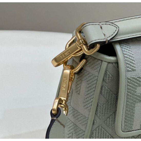 Replica Borsa Fendi Media Baguette Jacquard FF in tessuto 8BR600 Verde Chiaro