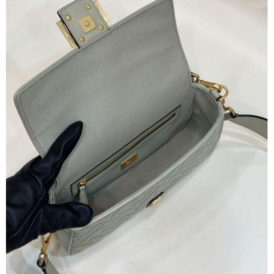 Replica Borsa Fendi Media Baguette Jacquard FF in tessuto 8BR600 Verde Chiaro