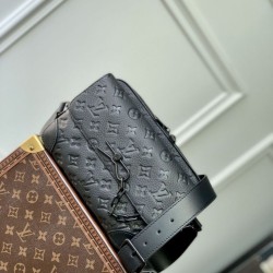 Replica Borsa da uomo Louis Vuitton Steamer Messenger M23742 Monogram Taurillon Nero