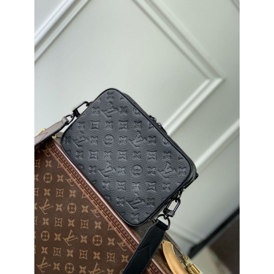 Replica Borsa da uomo Louis Vuitton Steamer Messenger M23742 Monogram Taurillon Nero
