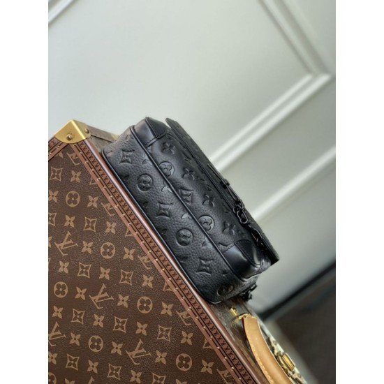 Replica Borsa da uomo Louis Vuitton Steamer Messenger M23742 Monogram Taurillon Nero