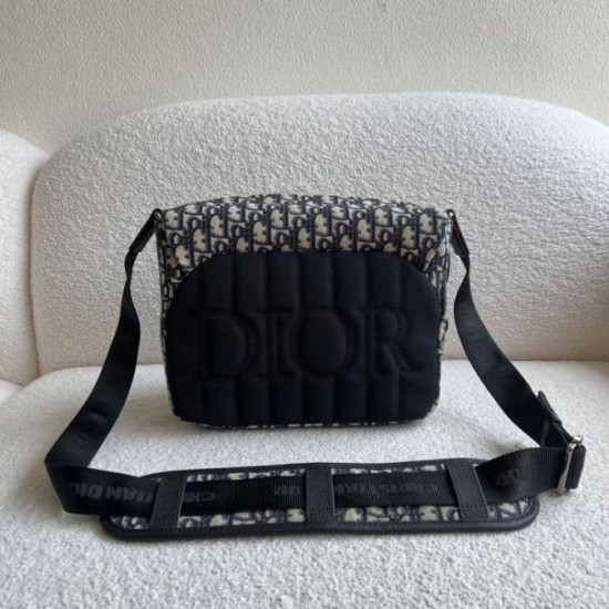 Replica Borsa a tracolla Dior Explorer Oblique Jacquard Nera Replica Borsa a tracolla Dior Explorer Oblique Jacquard Nera