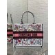 Replica Borsa tote media Dior Book Tote multicolore con ricamo Florilegio bianco