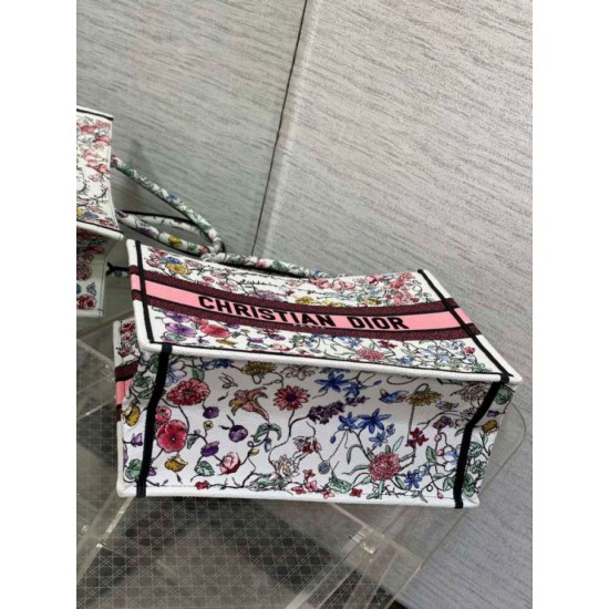 Replica Borsa tote media Dior Book Tote multicolore con ricamo Florilegio bianco