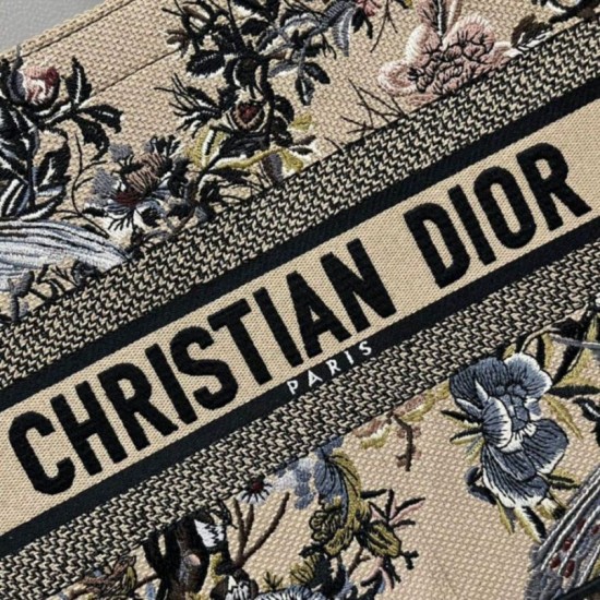 Replica Borsa tote Dior media a libro Jardin d'Hiver ricamo Beige