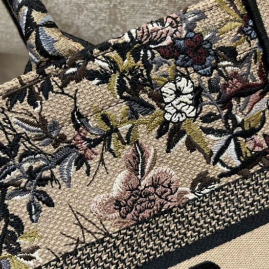 Replica Borsa tote Dior media a libro Jardin d'Hiver ricamo Beige