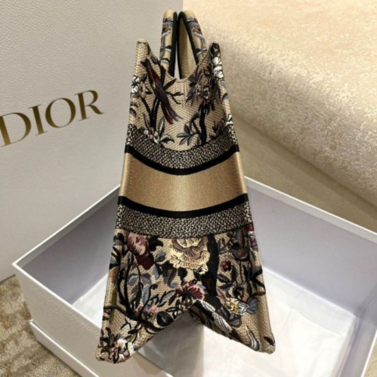 Replica Borsa tote Dior media a libro Jardin d'Hiver ricamo Beige