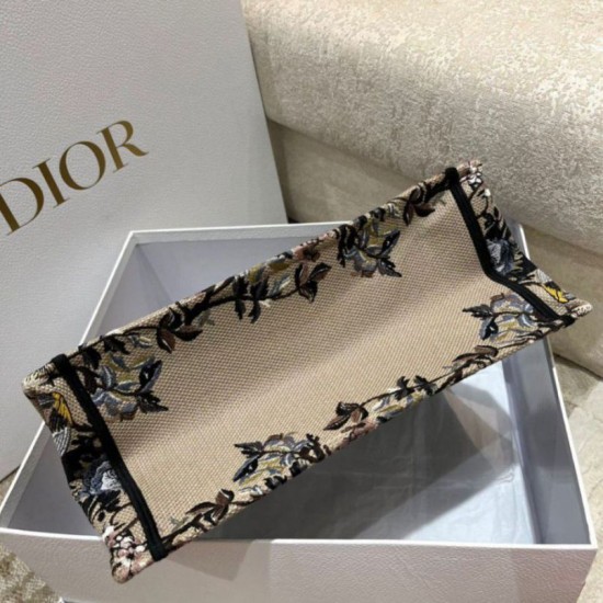 Replica Borsa tote Dior media a libro Jardin d'Hiver ricamo Beige