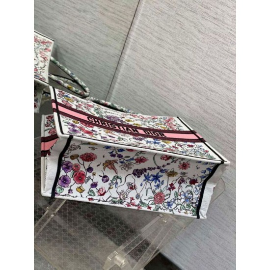 Replica Borsa Dior Large Book Tote Bag Multicolor Florilegio Ricamo Bianco