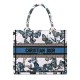 Replica Borsa tote Christian Dior piccola Dior Book ricamata con un blu notte bianco e pastello