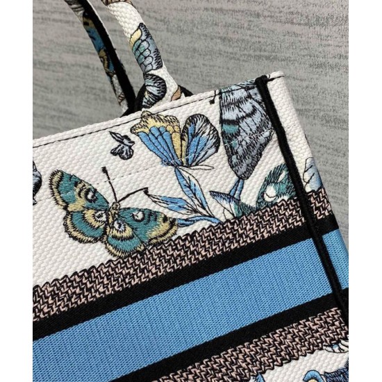 Replica Borsa tote Christian Dior piccola Dior Book ricamata con un blu notte bianco e pastello