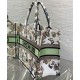 Replica Christian Dior Borsa tote media Dior Book Crema Ricamata con motivo Toile de Jouy Mexico bianco multicolor Replica Christian Dior Borsa tote media Dior Book Crema Ricamata con motivo Toile de Jouy Mexico bianco multicolor
