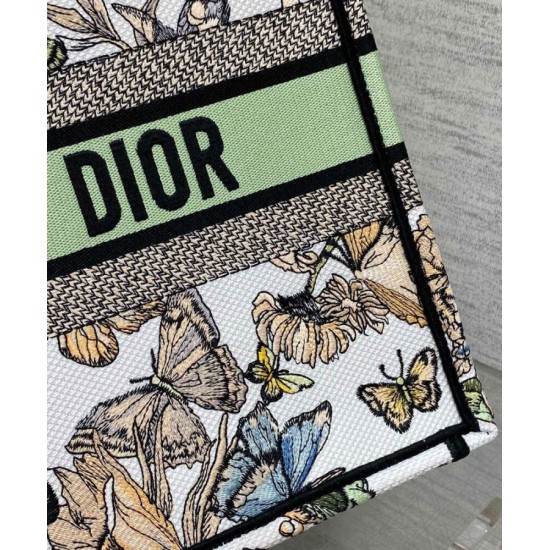 Replica Christian Dior Borsa tote media Dior Book Crema Ricamata con motivo Toile de Jouy Mexico bianco multicolor Replica Christian Dior Borsa tote media Dior Book Crema Ricamata con motivo Toile de Jouy Mexico bianco multicolor