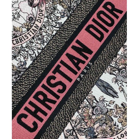 Replica Christian Dior Borsa tote media Dior Book Borsa rosa a tema Butterfly Around The World. Ricamo grafico Replica Christian Dior Borsa tote media Dior Book Borsa rosa a tema Butterfly Around The World. Ricamo grafico