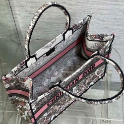 Replica Christian Dior Borsa tote media Dior Book Borsa rosa a tema Butterfly Around The World. Ricamo grafico