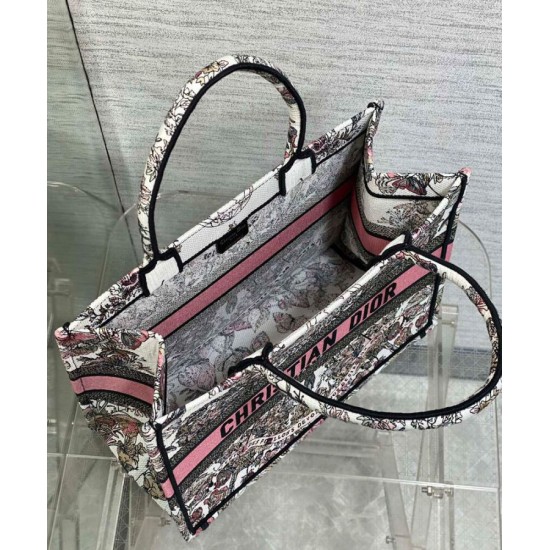 Replica Christian Dior Borsa tote media Dior Book Borsa rosa a tema Butterfly Around The World. Ricamo grafico Replica Christian Dior Borsa tote media Dior Book Borsa rosa a tema Butterfly Around The World. Ricamo grafico