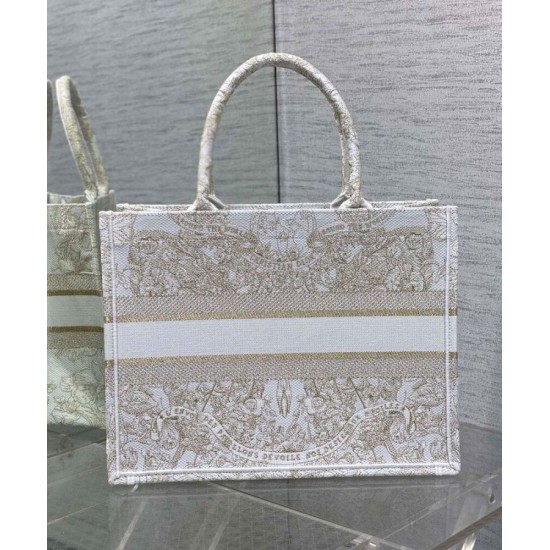 Replica Christian Dior Borsa tote media Dior Book dorata Con motivo Butterfly Around The World color oro e bianco Replica Christian Dior Borsa tote media Dior Book dorata Con motivo Butterfly Around The World color oro e bianco