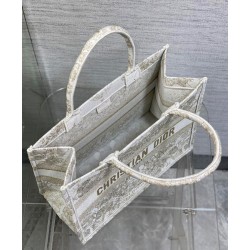 Replica Christian Dior Borsa tote media Dior Book dorata Con motivo Butterfly Around The World color oro e bianco