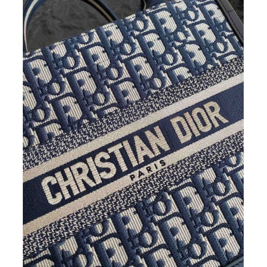 Replica Christian Dior Borsa tote media Dior Book Blu scuro Ricami Dior Oblique e pelle di vitello
