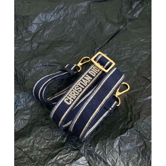 Replica Christian Dior Borsa tote media Dior Book Blu scuro Ricami Dior Oblique e pelle di vitello