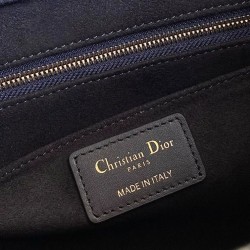 Replica Borsa tote Christian Dior piccola Dior Book Ricami Dior Oblique blu scuro e pelle di vitello