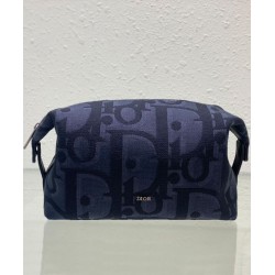 Replica Borsa da toilette Christian Dior Nero Maxi Dior Oblique jacquard Ottone con finitura rutenio Firma Dior Replica Borsa da toilette Christian Dior Nero Maxi Dior Oblique jacquard Ottone con finitura rutenio Firma Dior