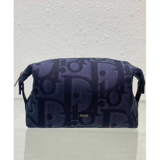 Replica Borsa da toilette Christian Dior Nero Maxi Dior Oblique jacquard Ottone con finitura rutenio Firma Dior Replica Borsa da toilette Christian Dior Nero Maxi Dior Oblique jacquard Ottone con finitura rutenio Firma Dior