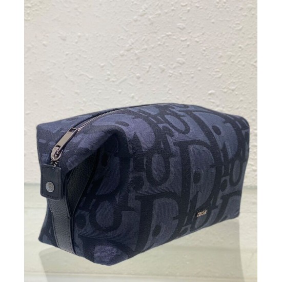 Replica Borsa da toilette Christian Dior Nero Maxi Dior Oblique jacquard Ottone con finitura rutenio Firma Dior Replica Borsa da toilette Christian Dior Nero Maxi Dior Oblique jacquard Ottone con finitura rutenio Firma Dior