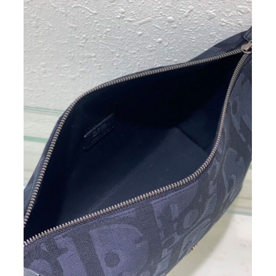 Replica Borsa da toilette Christian Dior Nero Maxi Dior Oblique jacquard Ottone con finitura rutenio Firma Dior Replica Borsa da toilette Christian Dior Nero Maxi Dior Oblique jacquard Ottone con finitura rutenio Firma Dior