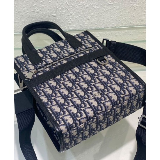 Replica Borsa da uomo Christian Dior Safari North-South Tote Blu scuro Dior Oblique jacquard