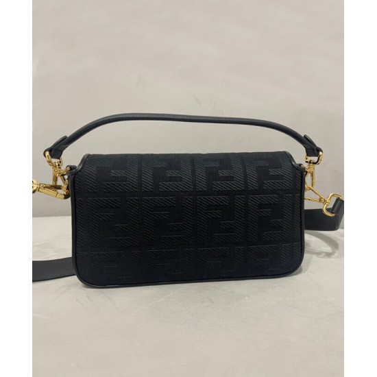 Replica Borsa baguette media Fendi con motivo FF in rilievo 8BR600 nera