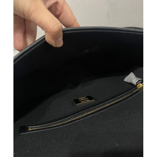 Replica Borsa baguette media Fendi con motivo FF in rilievo 8BR600 nera
