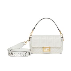Replica Borsa Baguette media Fendi con motivo FF in rilievo 8BR600 Crema