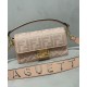 Replica Borsa Baguette media Fendi con motivo FF in rilievo 8BR600 Rosa