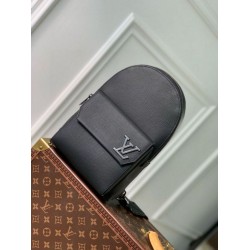 Replica Borsa a tracolla Louis Vuitton Pilot LV Aerogram nera M23736