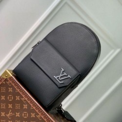 Replica Borsa a tracolla Louis Vuitton Pilot LV Aerogram nera M23736