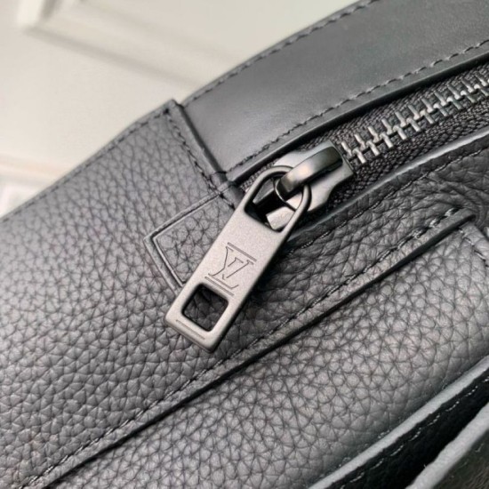 Replica Borsa a tracolla Louis Vuitton Pilot LV Aerogram nera M23736