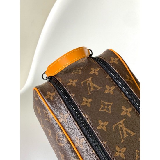 Replica Louis Vuitton Dopp Kit Toilet Pouch M46696 LV Borsa da uomo Monogram