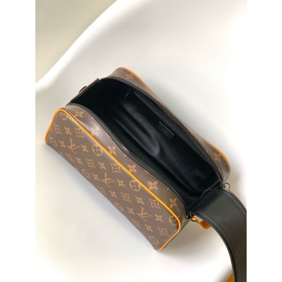 Replica Louis Vuitton Dopp Kit Toilet Pouch M46696 LV Borsa da uomo Monogram