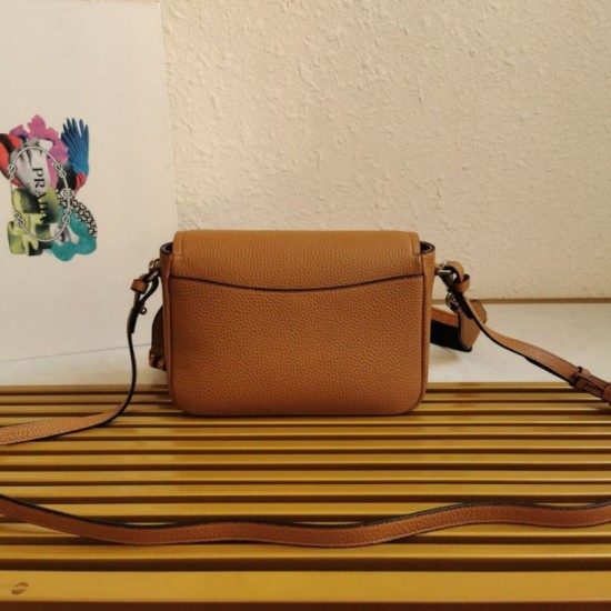 Replica Borsa a tracolla Prada con patta granulata marrone