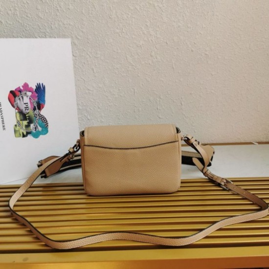 Replica Borsa a tracolla Prada con patta granulata sabbia