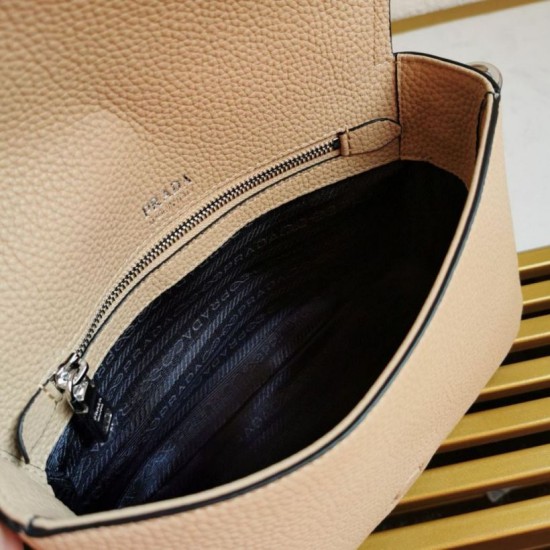 Replica Borsa a tracolla Prada con patta granulata sabbia