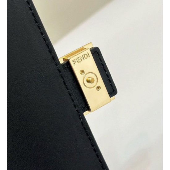 Replica Portafoglio baguette Fendi con catena Borsa Fendi nera