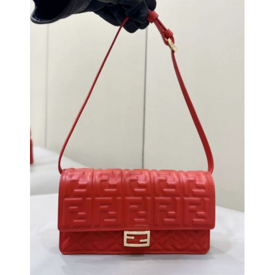 Replica Portafoglio baguette Fendi su catena Borsa Fendi Rossa