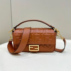 Replica Borsa media Fendi Baguette Borsa Fendi con motivo FF Marrone