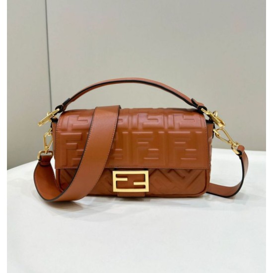 Replica Borsa media Fendi Baguette Borsa Fendi con motivo FF Marrone