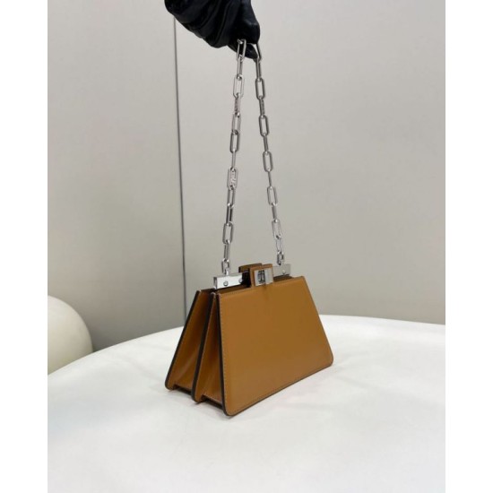 Replica Borsa Fendi Fendi Peekaboo Cut Petite Media Bianca