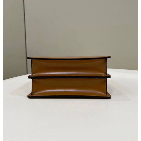 Replica Borsa Fendi Fendi Peekaboo Cut Petite Media Bianca