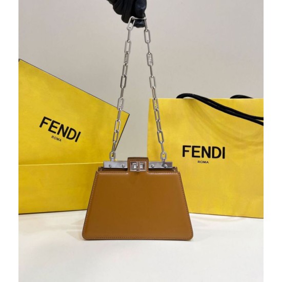 Replica Borsa Fendi Fendi Peekaboo Cut Petite Media Bianca